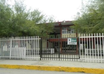 Sigue el nepotismo con Directora de la Secundaria #6