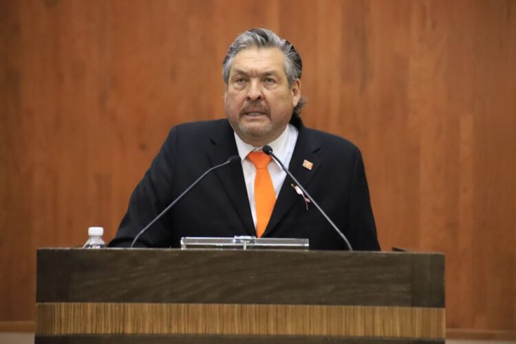 Formar una comisión plural que revise la actuación de los Diputados de la Legislatura pasada propone Gustavo Cárdenas