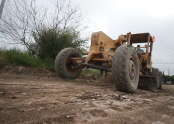 Ponen en marcha trabajos de rastreo y nivelación