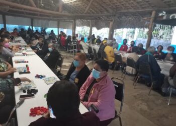 Disfrutan abuelitos de “bingo” con regidor independiente