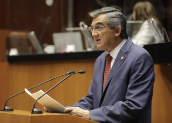 Logra Américo reforma para que servicios médicos privados no sean excesivos