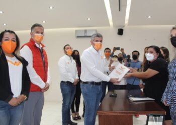 Entrega MC plataforma electoral ante el IETAM