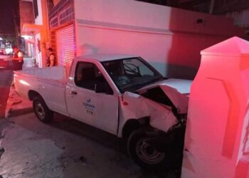 Empleado de COMAPA Victoria se estampa en estado de ebriedad 