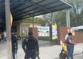Operativo “Escuela Segura” garantiza protección de docentes y estudiantes 