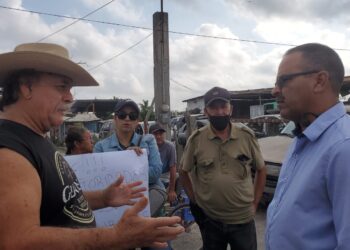Gobierno de Matamoros no atiende la problemática de baches y aguas negras en la Benjamín Gaona. 