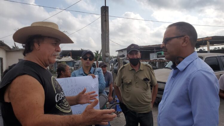 Gobierno de Matamoros no atiende la problemática de baches y aguas negras en la Benjamín Gaona. 