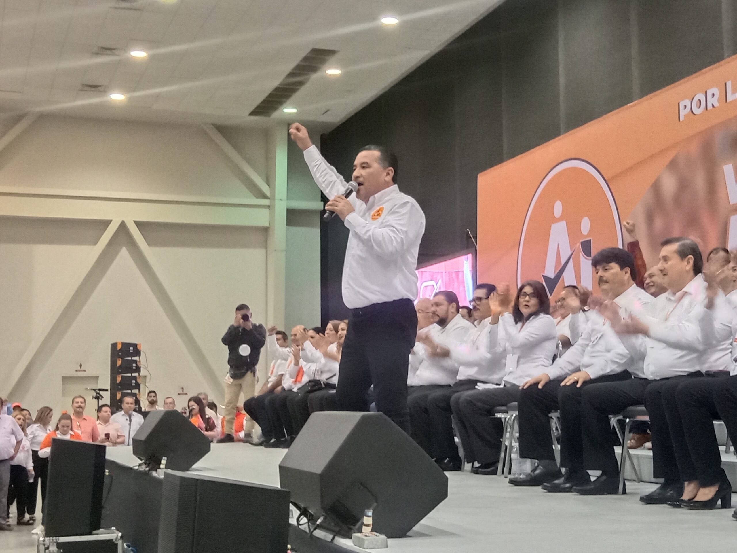 Cierra Abelardo Ibarra con gran éxito campaña 