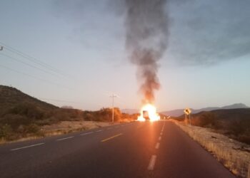 Circulación cerrada por accidente carretero
