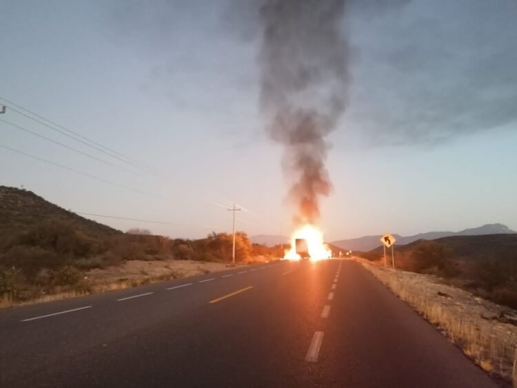 Circulación cerrada por accidente carretero