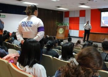 Concientizan a estudiantes universitarios sobre violencia de Género