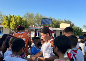 Visita Correcaminos la Escuela Primaria “Francisco Márquez”