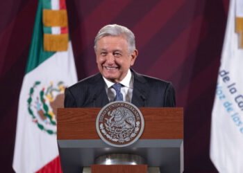 Asegura AMLO que México tiene estabilidad financiera y política
