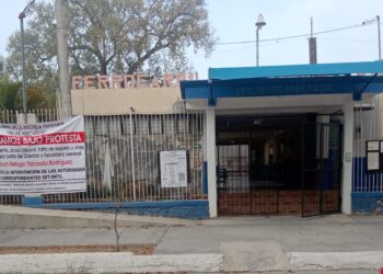 Señalan de misógino a director de primaria