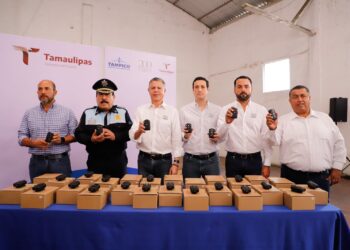 Entrega Chucho Nader Cámaras Corporales a Elementos de Tránsito