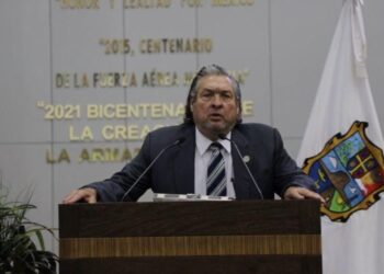 Felicita Gustavo Cárdenas a Nuevo León por llegada de Tesla