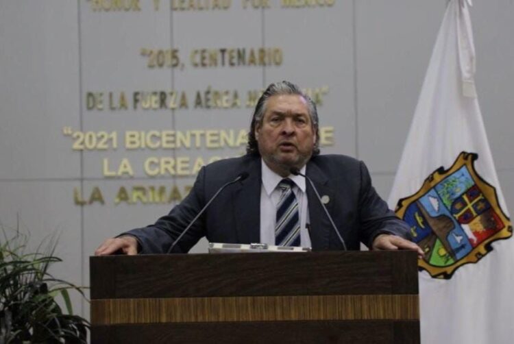 Felicita Gustavo Cárdenas a Nuevo León por llegada de Tesla