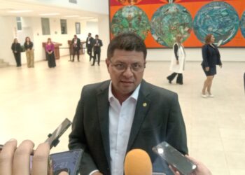 Continúan aplicando vacuna contra el Covid