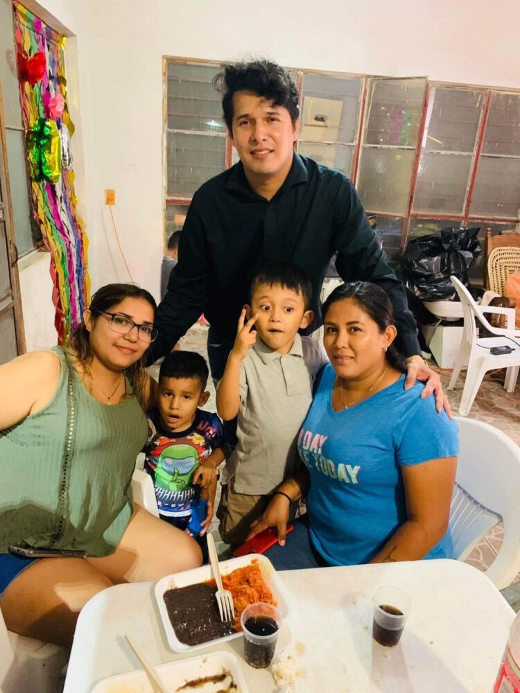 La Esfuerzo Obrero tiene un candidato del pueblo para la diputación del Distrito 21