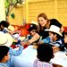 Convive Any Saldaña con niñas y niños de nivel primaria