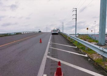 Guardia Estatal brinda auxilio vial ante volcadura