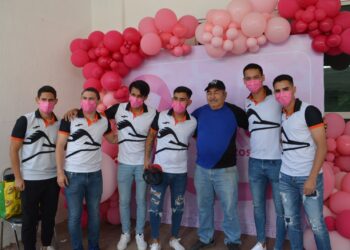 Correcaminos forma parte de la Semana Rosa en el Centro Oncológico