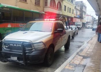 Guardia Estatal mantiene proximidad en negocios ante compras navideñas