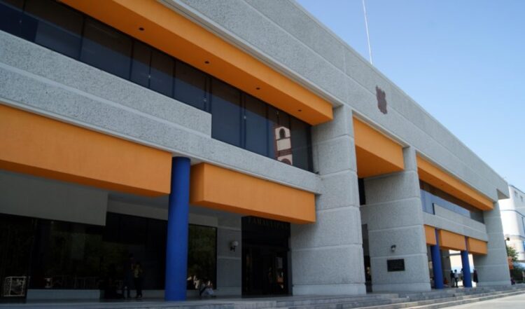 Falsa alarma de amenaza de bomba en el teatro Amalia