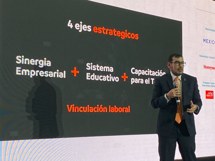 Comparte Nuevo León su Plan de Electromovilidad en Foro Nacional Económico