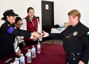 Guardia Estatal recibe donación de lentes en Campaña Integral de Salud Visual
