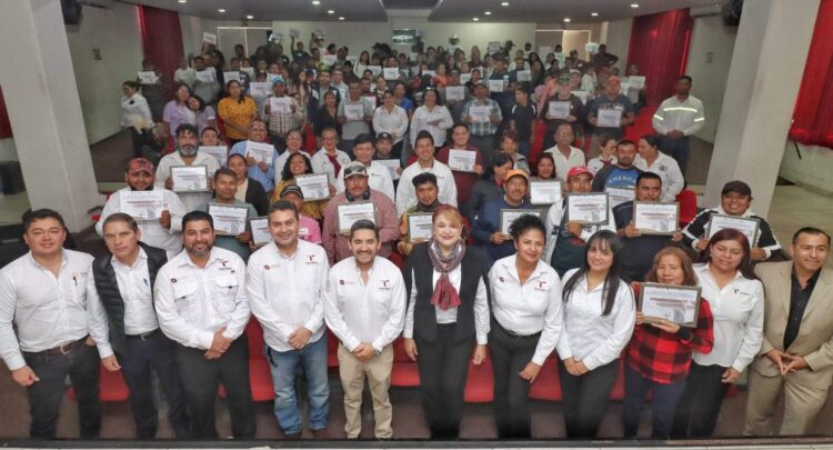 Recibe Secretaría del Trabajo a tamaulipecos que laboraron en Estados Unidos y Canadá