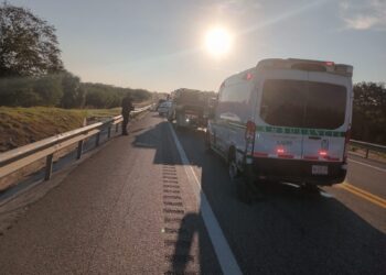 Circulación cerrada en un carril de la Carretera Federal 81