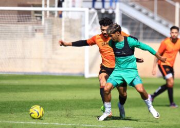 Intenso duelo de preparación entre Correcaminos y Santos
