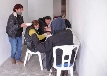 Duermen en refugios temporales más de 130 personas ante bajas temperaturas en Tamaulipas