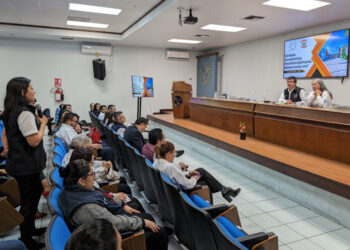 Visita Dámaso Anaya las facultades de la UAT en Matamoros