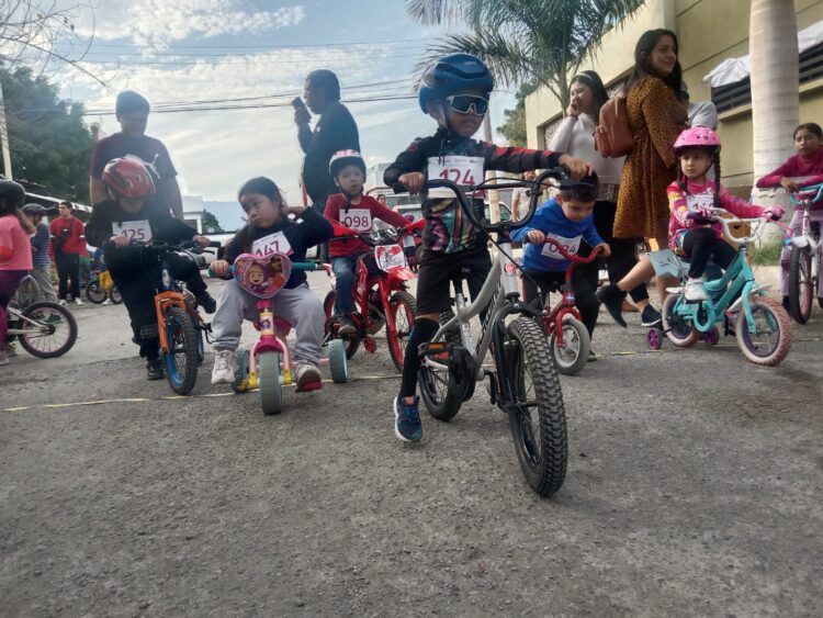 Realizan carrera infantil en Victoria