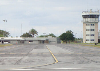 A la Marina, aeropuertos de Matamoros y Loreto