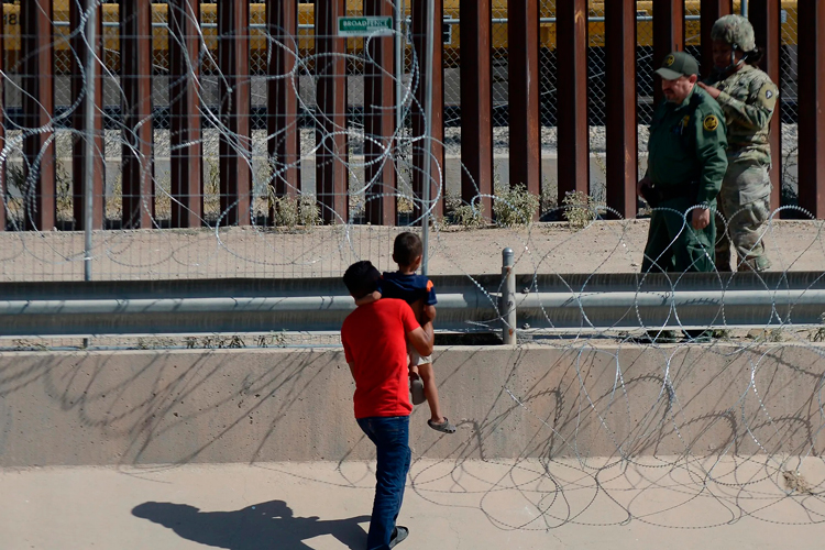 Planea Texas colocar alambre de púas en toda su frontera con México