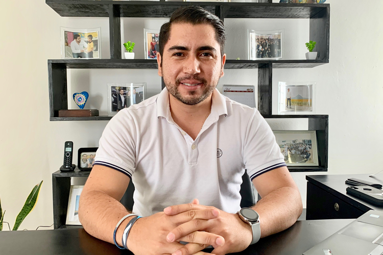 Se registra Ángel Covarrubias por la diputación local