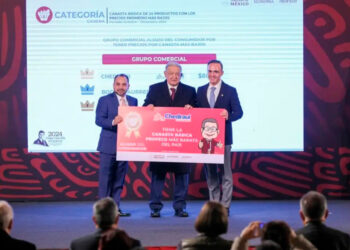 ‘Guacamaya Leaks hackearon’ datos de 300 periodistas: AMLO