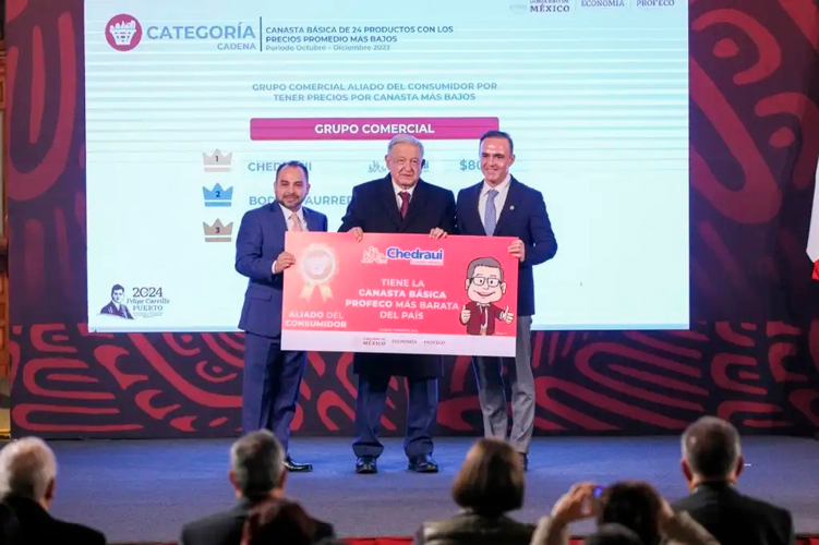 ‘Guacamaya Leaks hackearon’ datos de 300 periodistas: AMLO
