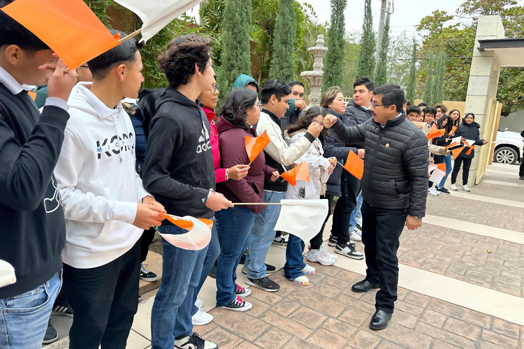 Dámaso Anaya fortalece vínculos con universitarios de la UAT Campus Mante