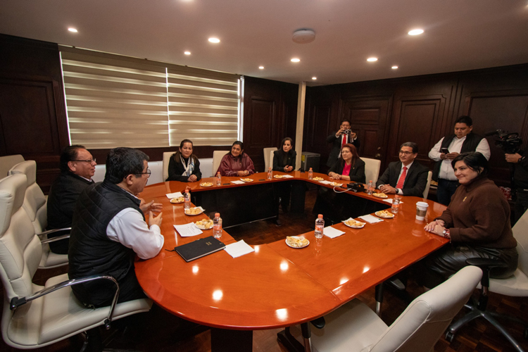 Fortalece Rector vínculos con legisladores federales
