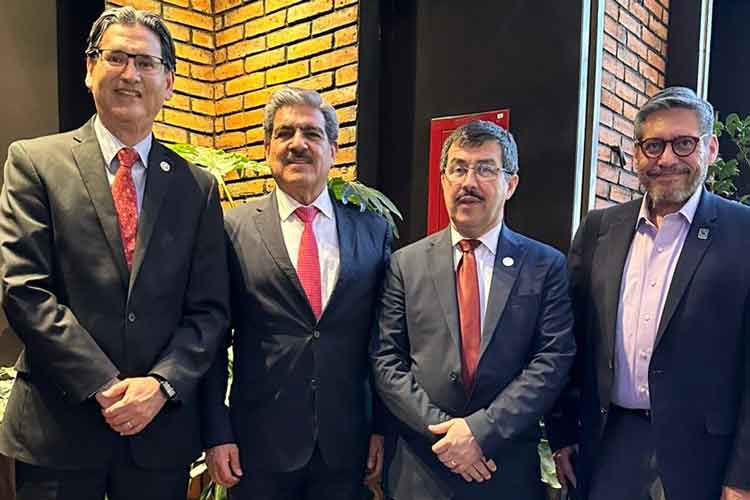 Refuerza Rector vinculación de la UAT con asociaciones de educación superior