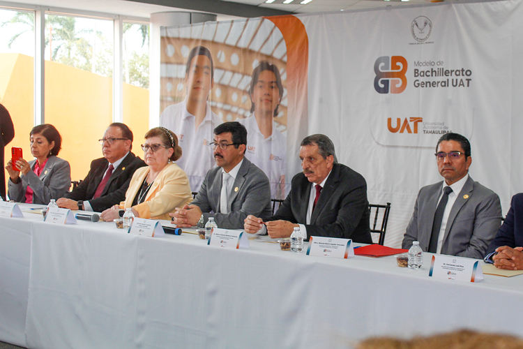 Impulsa Dámaso Anaya la transformación del bachillerato de la UAT
