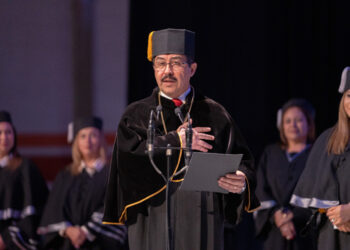 Dámaso Anaya rinde juramento como rector de la UAT ante la asamblea universitaria