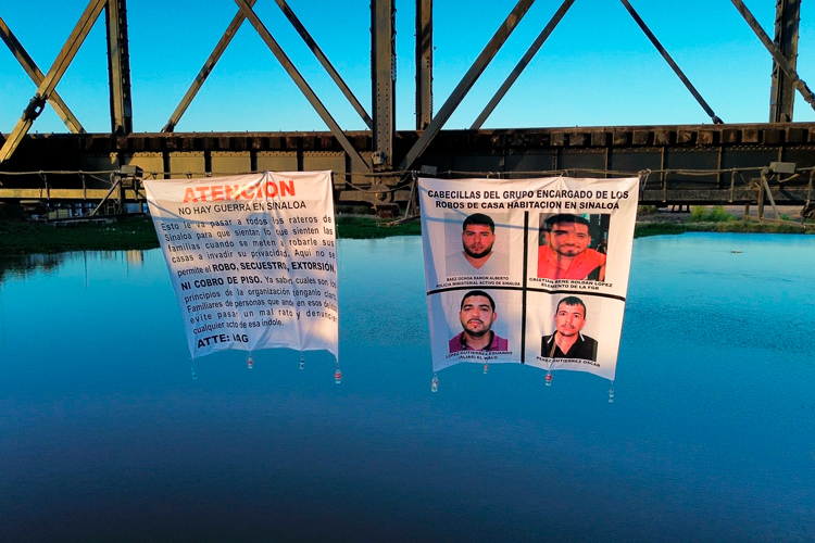 Amanece Culiacán con mantas tras ‘levantones’