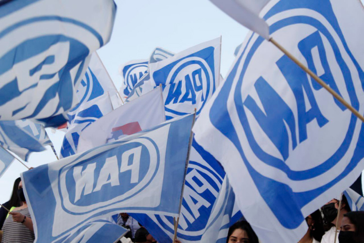 Registra PAN lista de candidatos plurinominales
