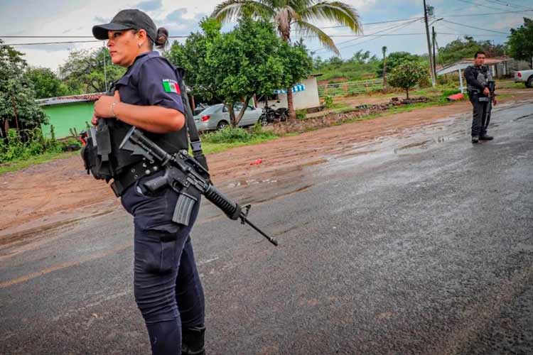 AMLO confirma muerte de cuatro elementos del Ejército por emboscada en Aguililla