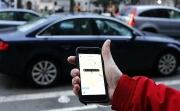 Después de las 22:00hrs no abra servicio de Didis y Uber