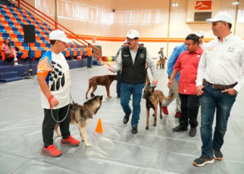 El rector de la UAT inaugura curso de adiestramiento canino K-9